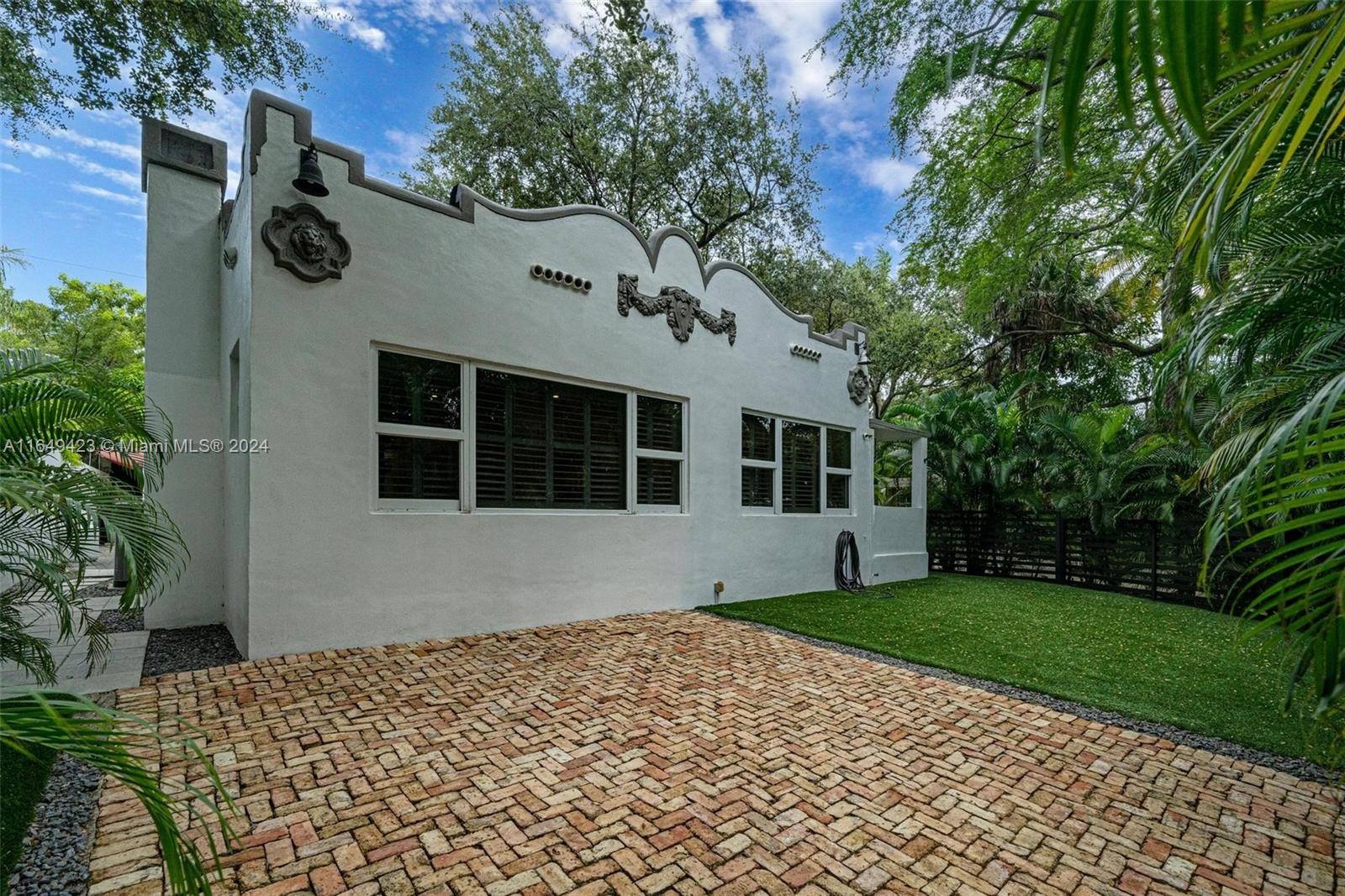 2598 Taluga Dr