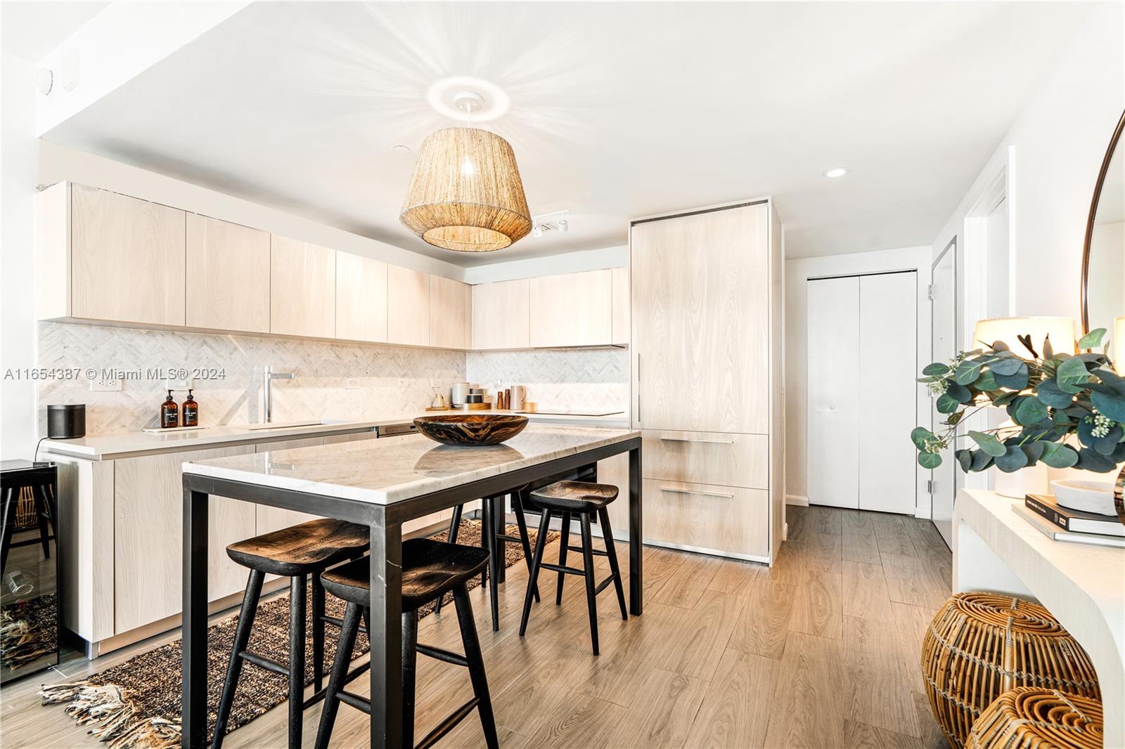 3131 NE 7th Avenue # 2404