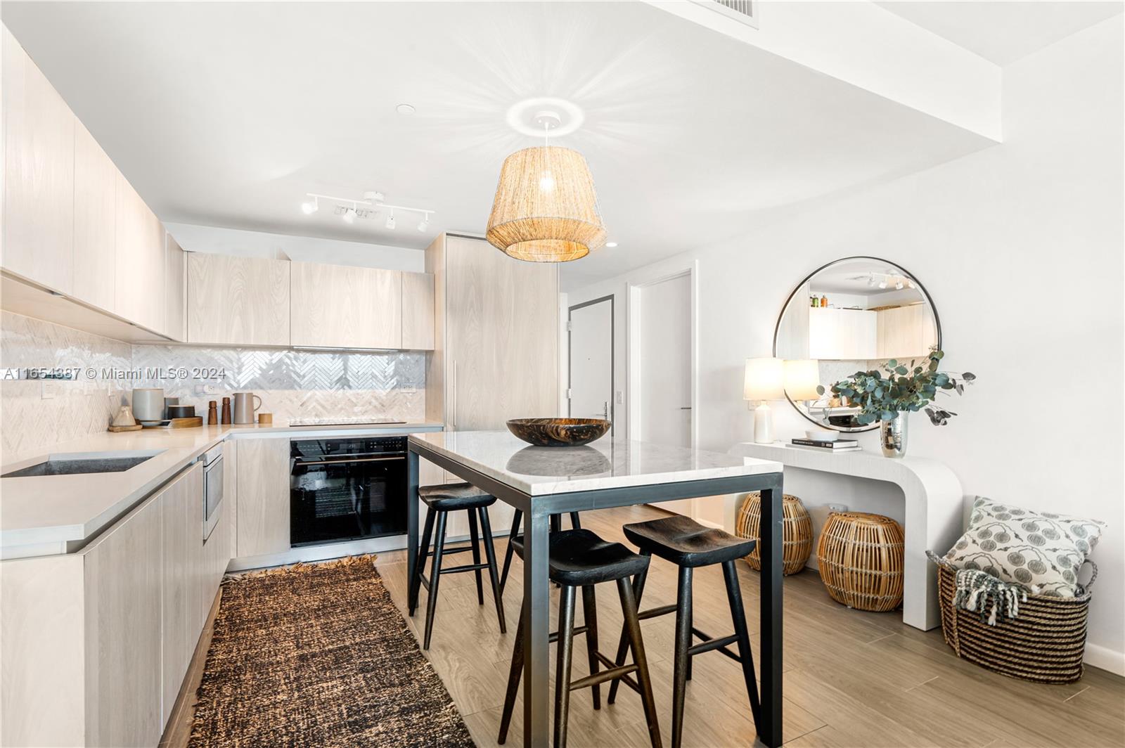 3131 NE 7th Avenue # 2404