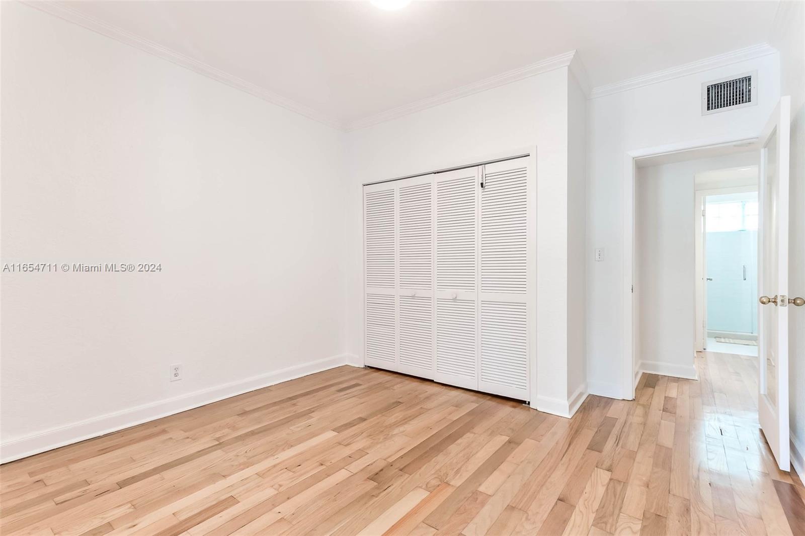 21 Madeira Ave # 18
