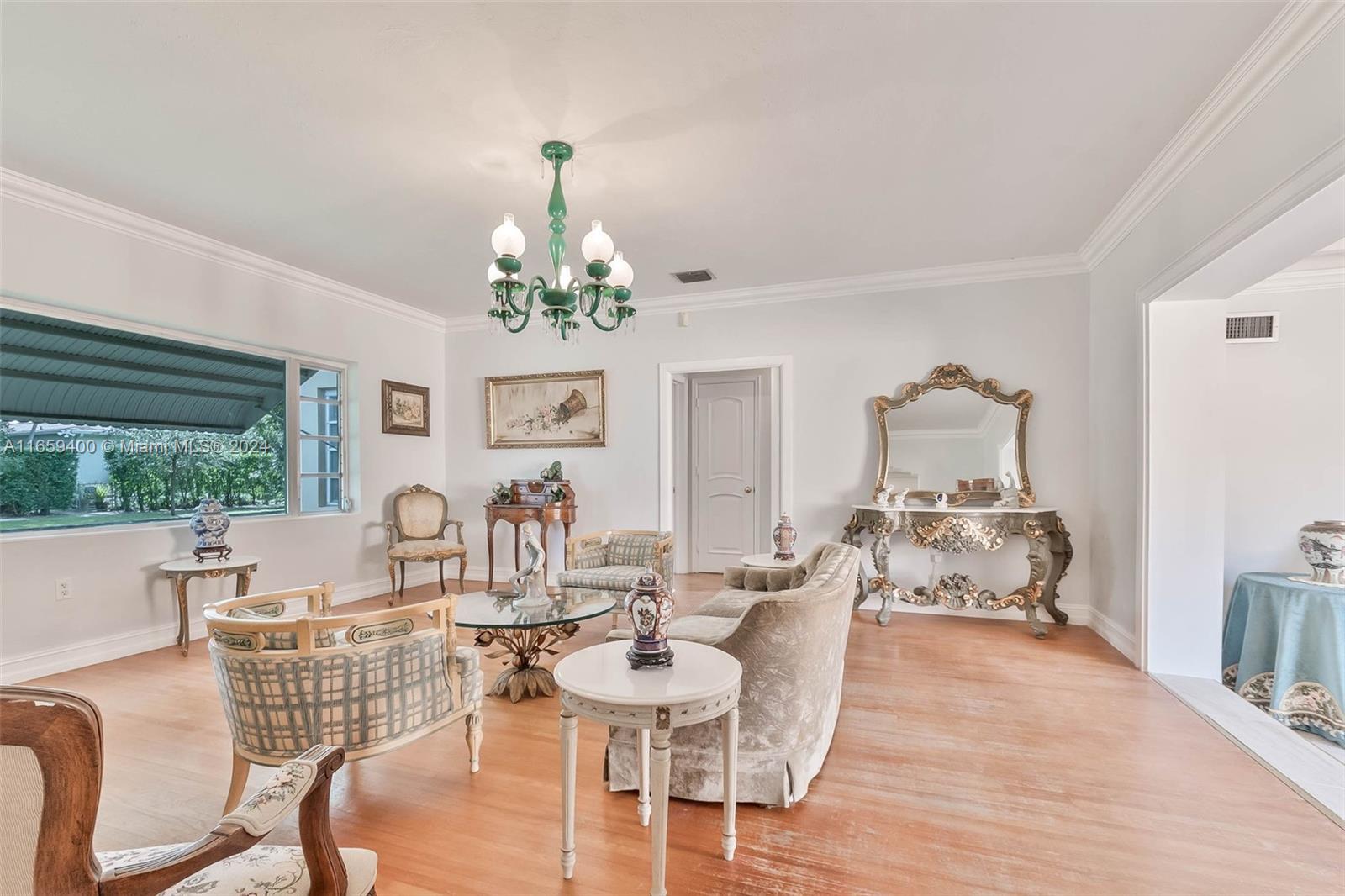1450 SW 14th Ave