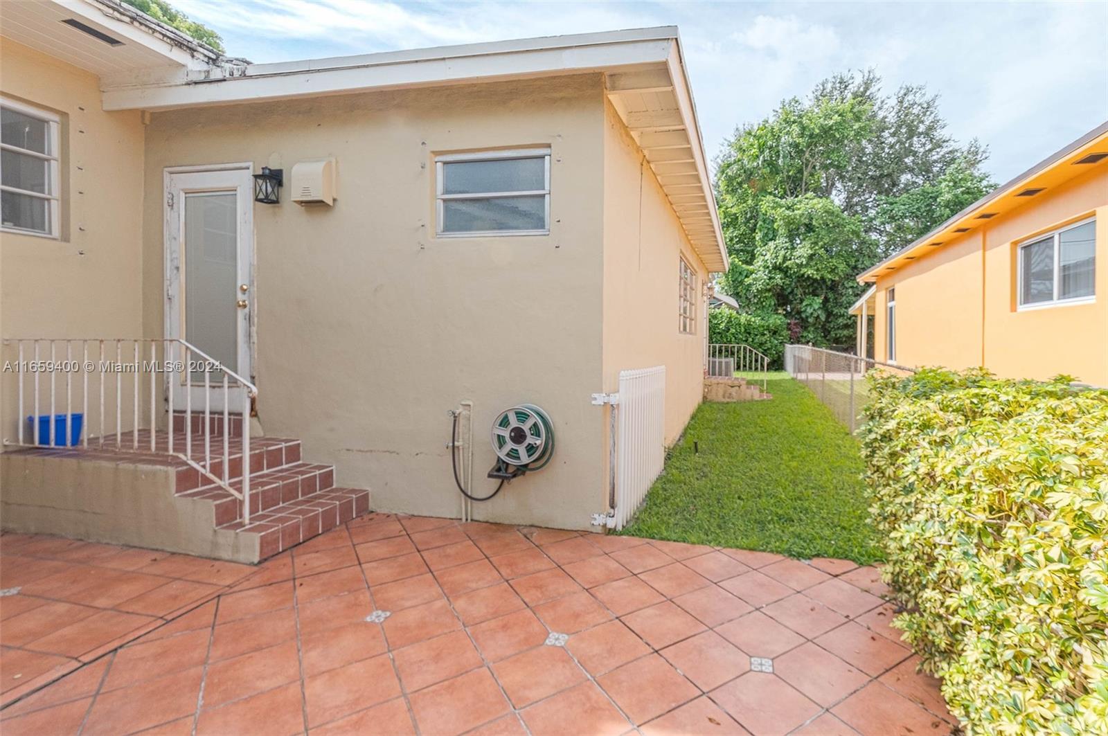 1450 SW 14th Ave