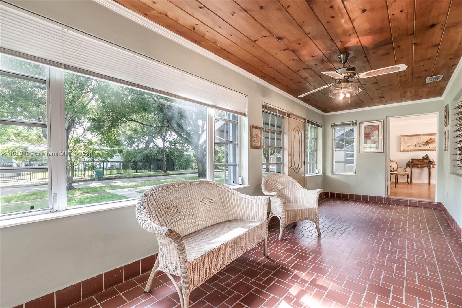 1450 SW 14th Ave
