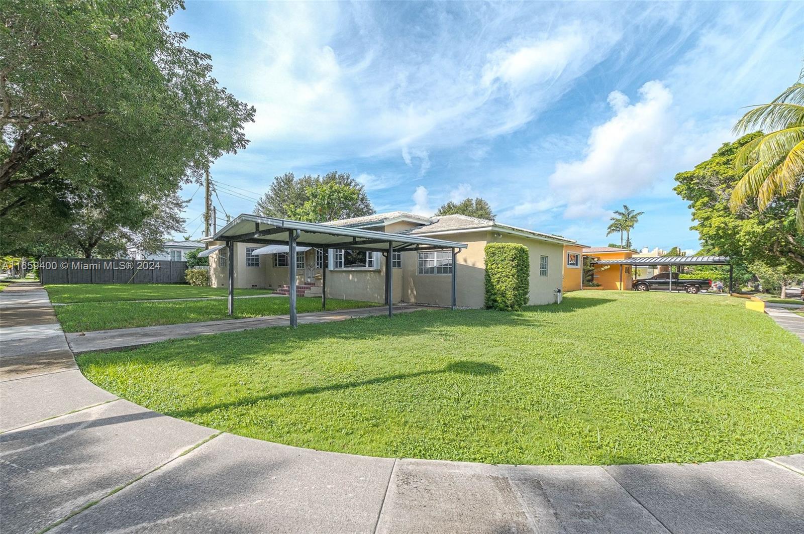 1450 SW 14th Ave