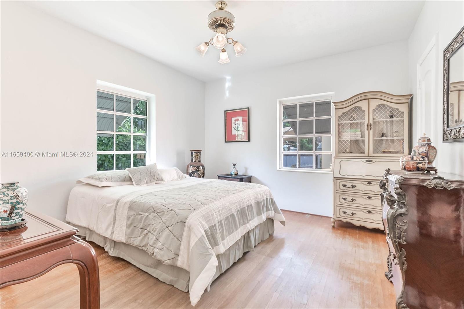 1450 SW 14th Ave
