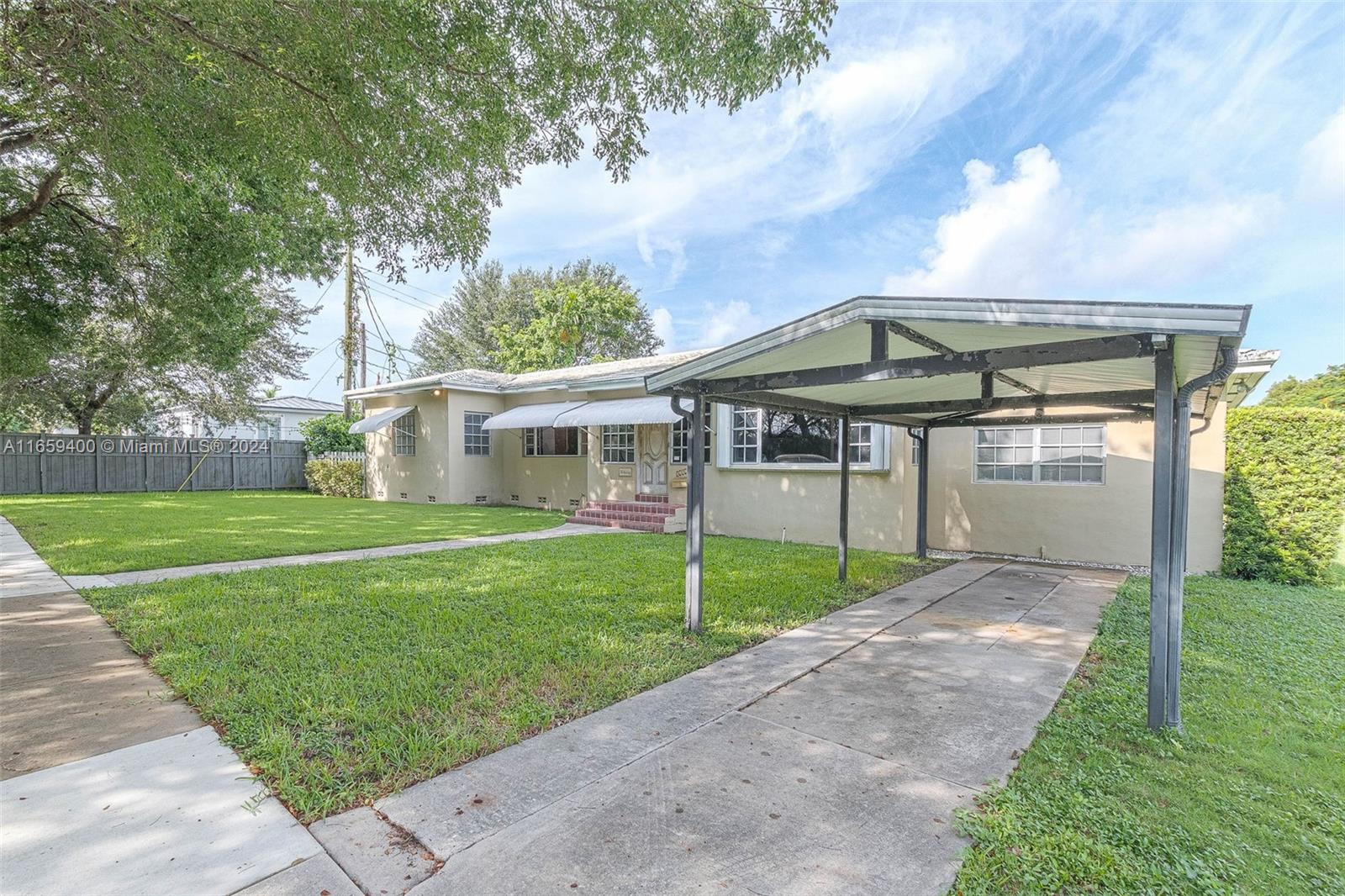 1450 SW 14th Ave