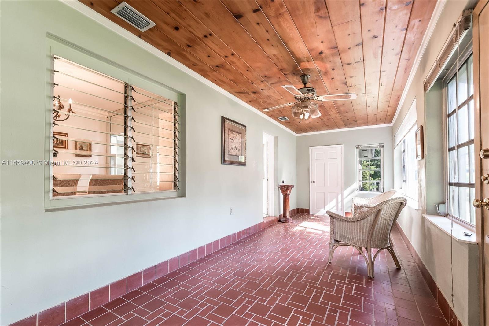 1450 SW 14th Ave