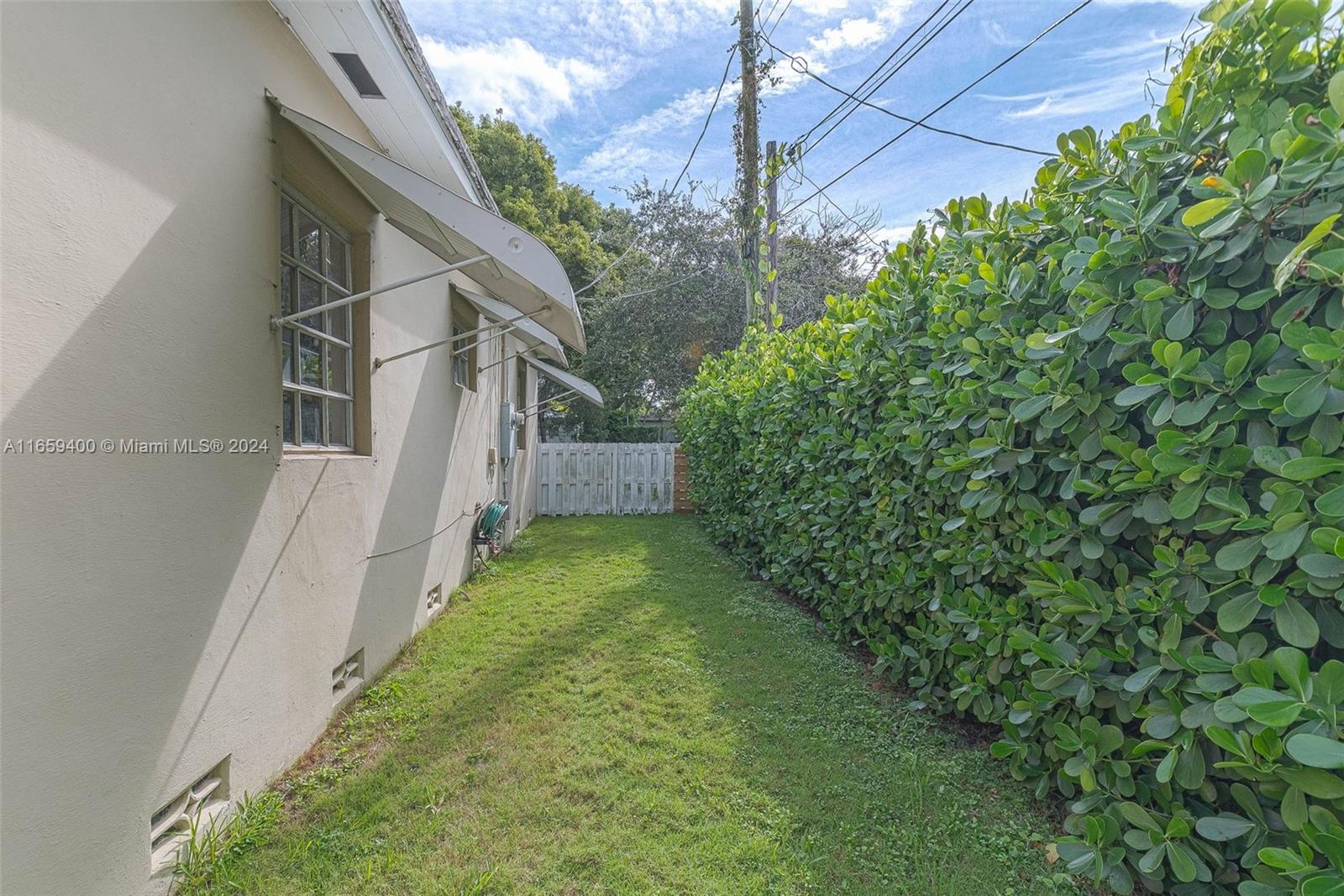 1450 SW 14th Ave