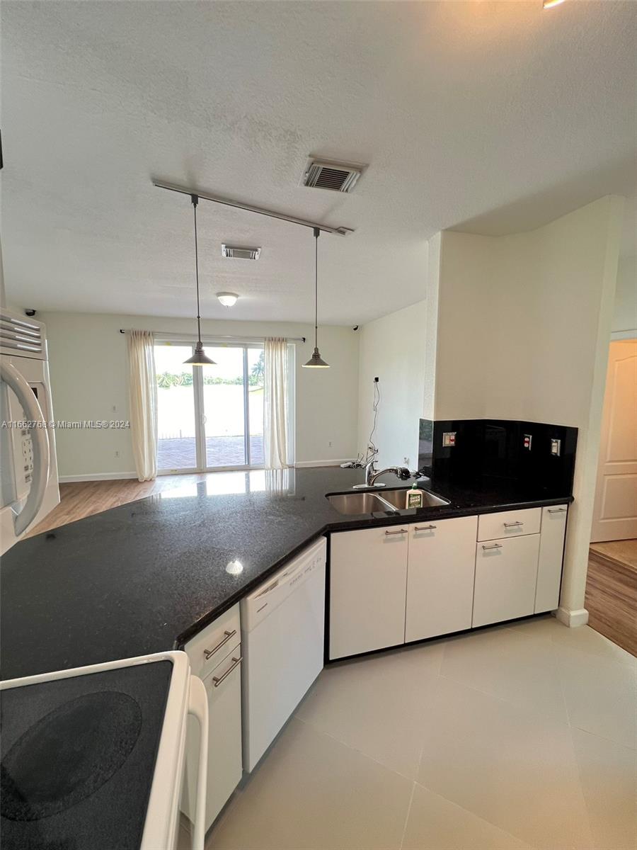7655 NW 113th Path