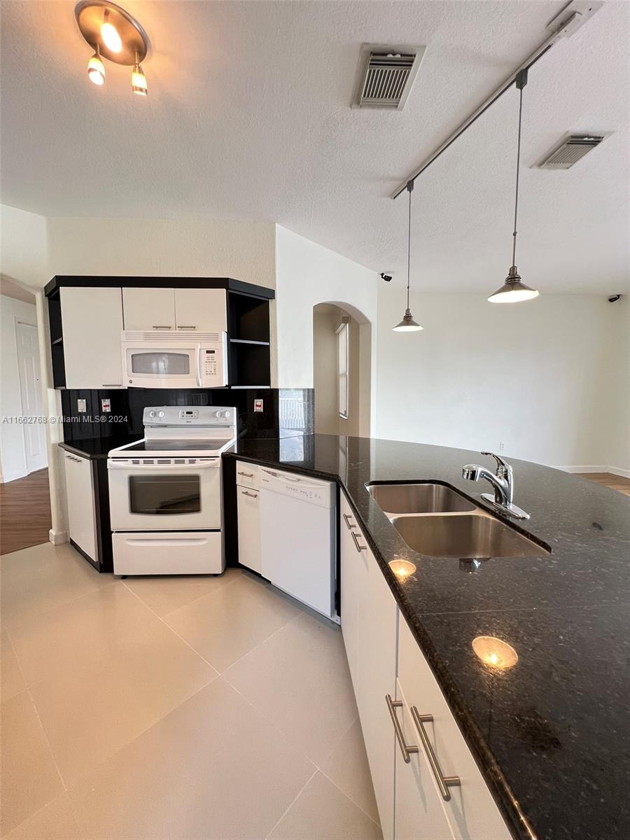 7655 NW 113th Path