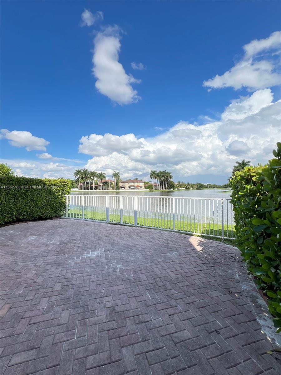 7655 NW 113th Path