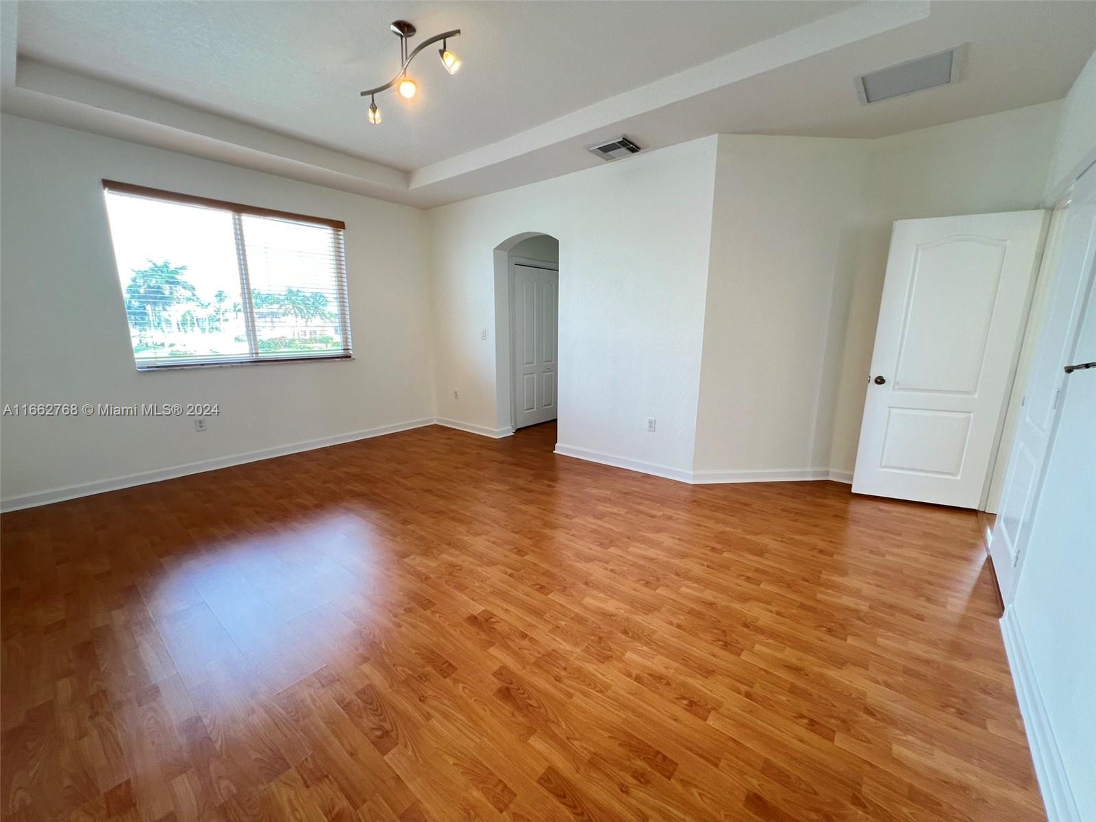 7655 NW 113th Path
