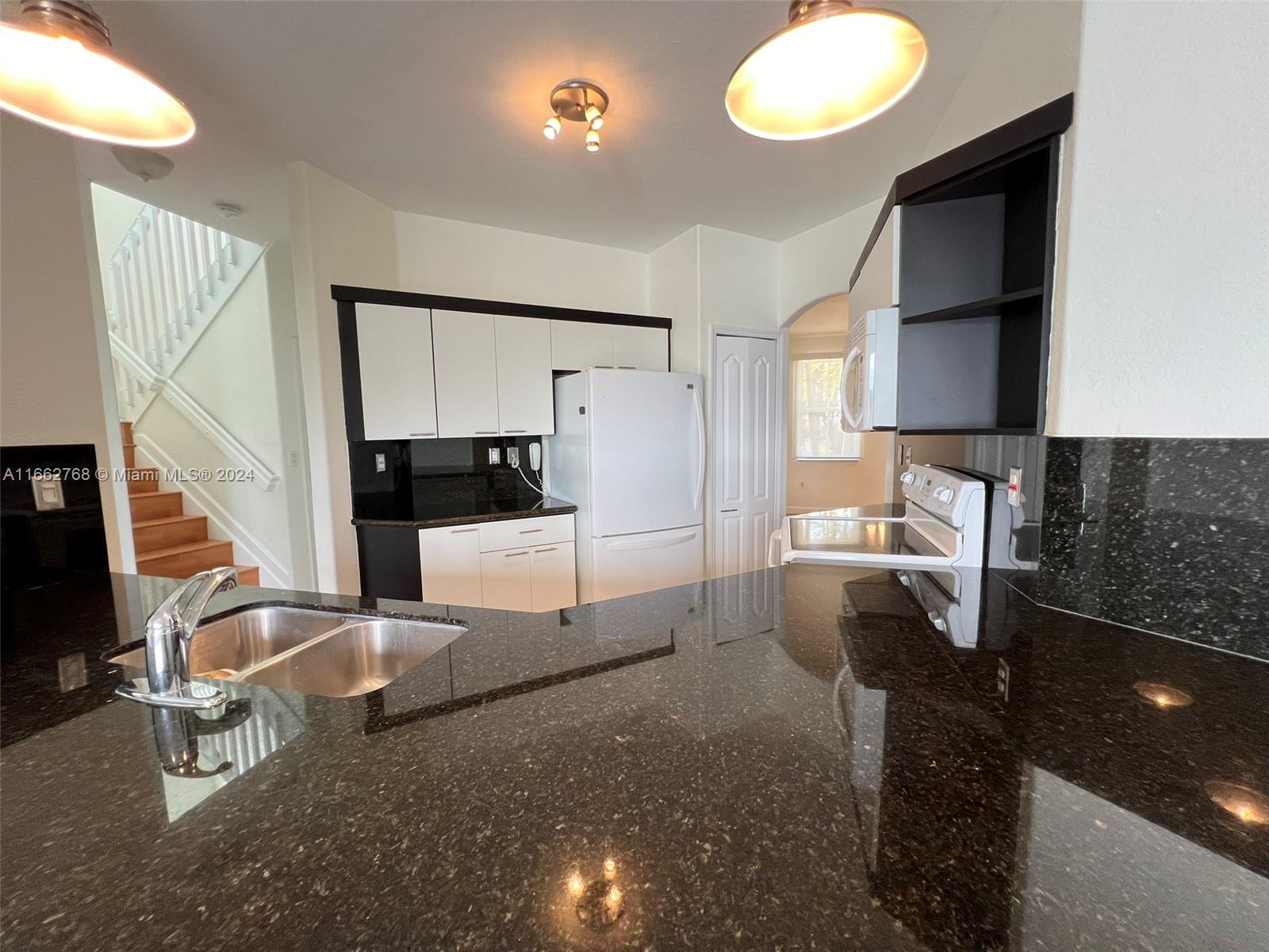 7655 NW 113th Path