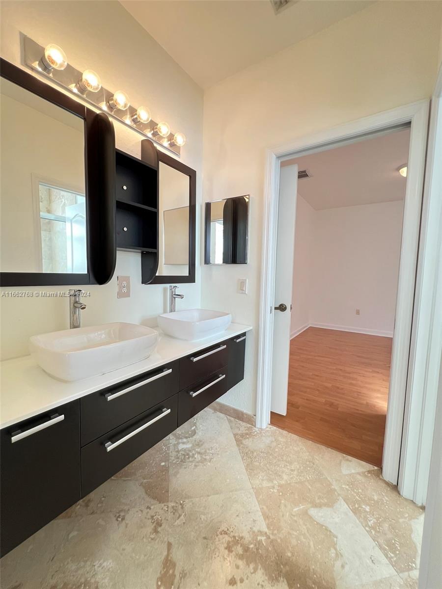 7655 NW 113th Path