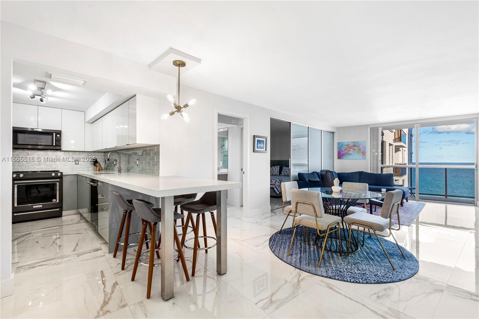 6039 Collins Ave # 1527