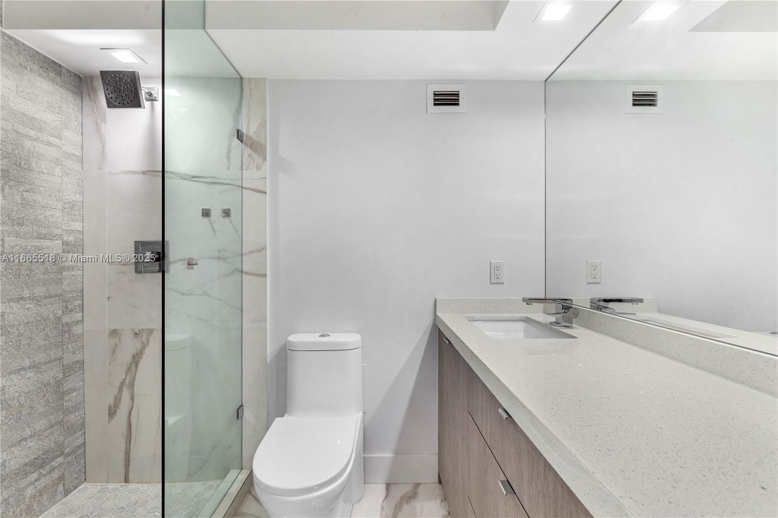 6039 Collins Ave # 1527