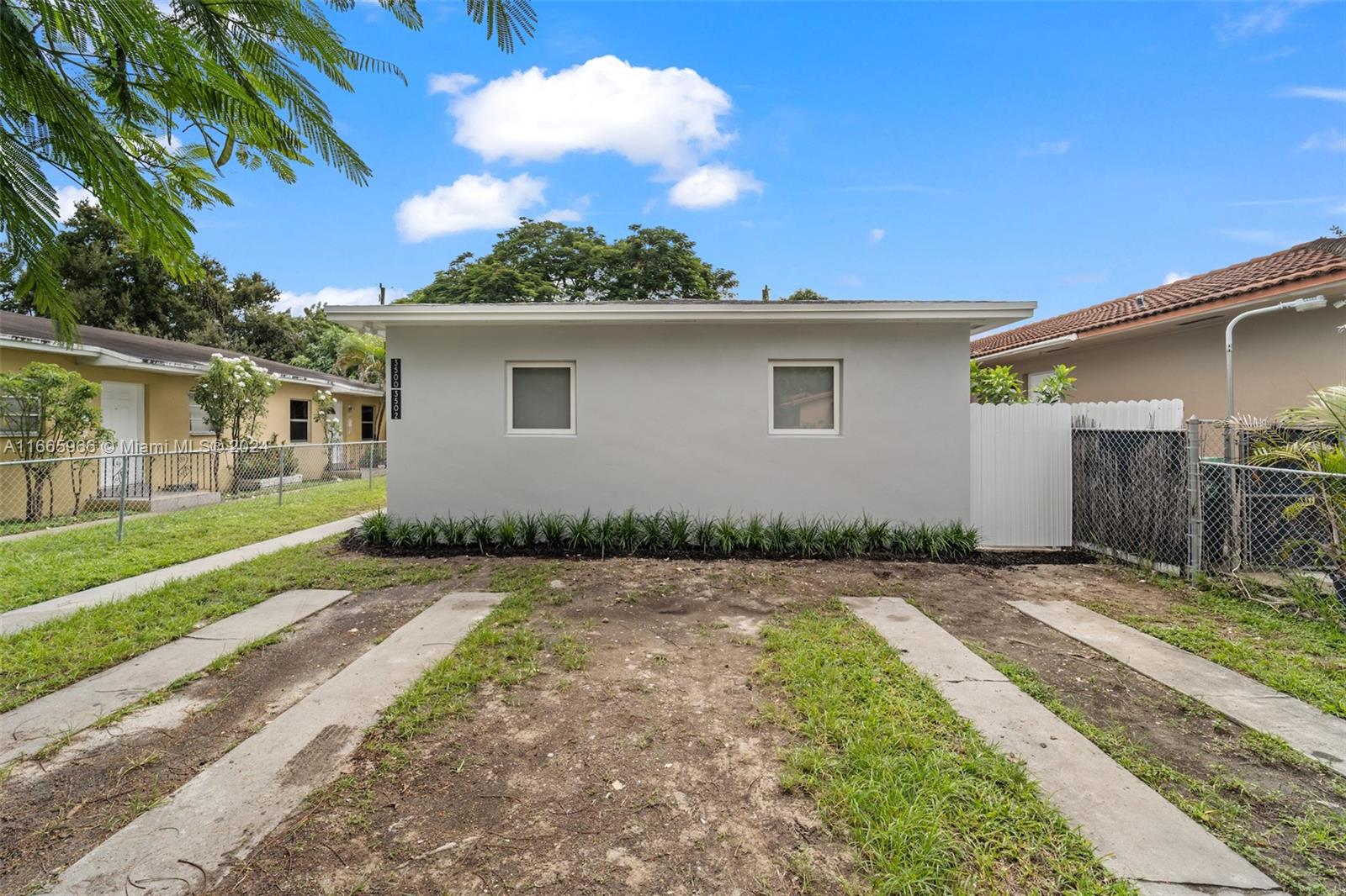 3502 SW 25th St Unit: FRONT