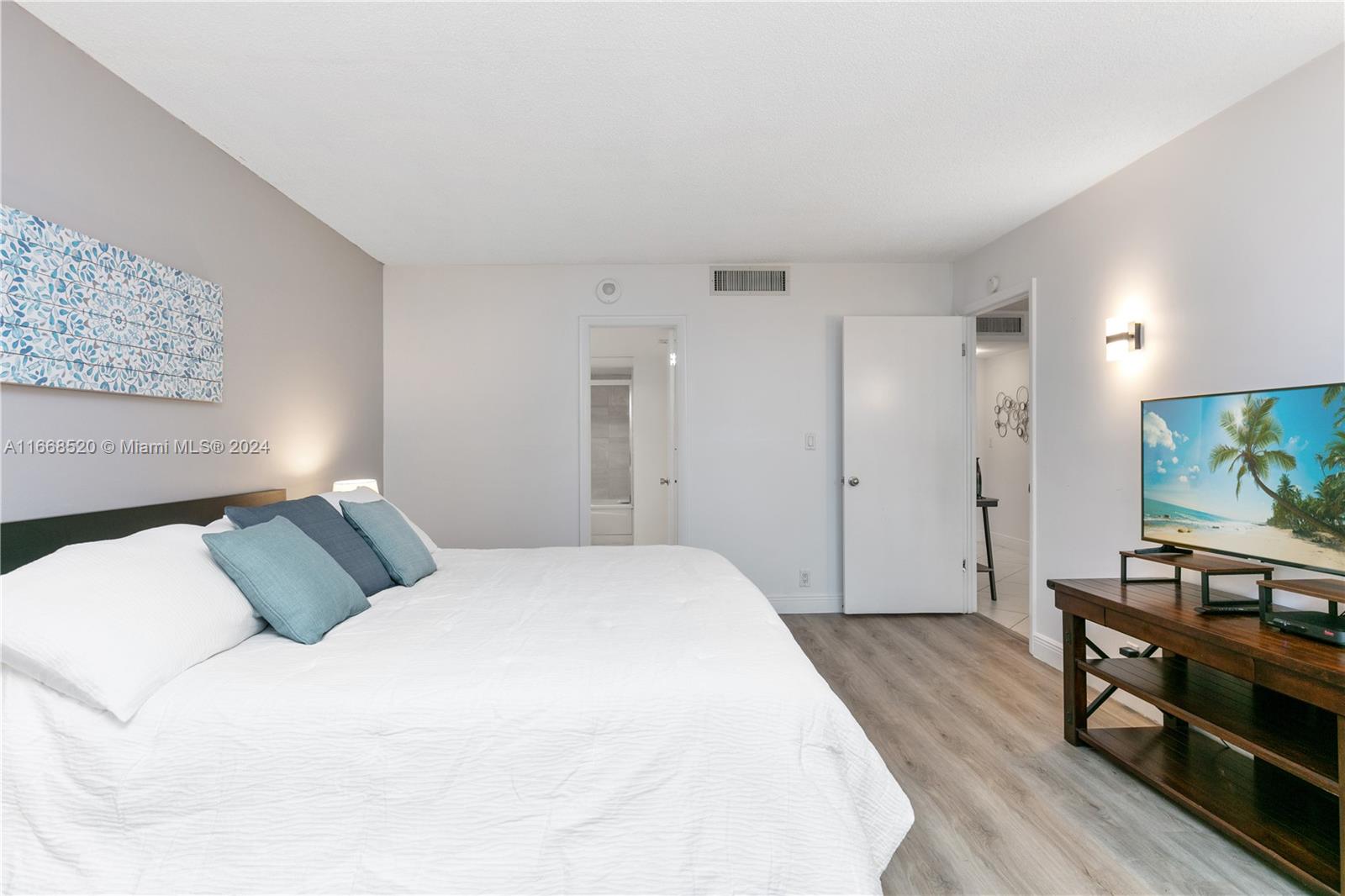 1111 Crandon Blvd # A205