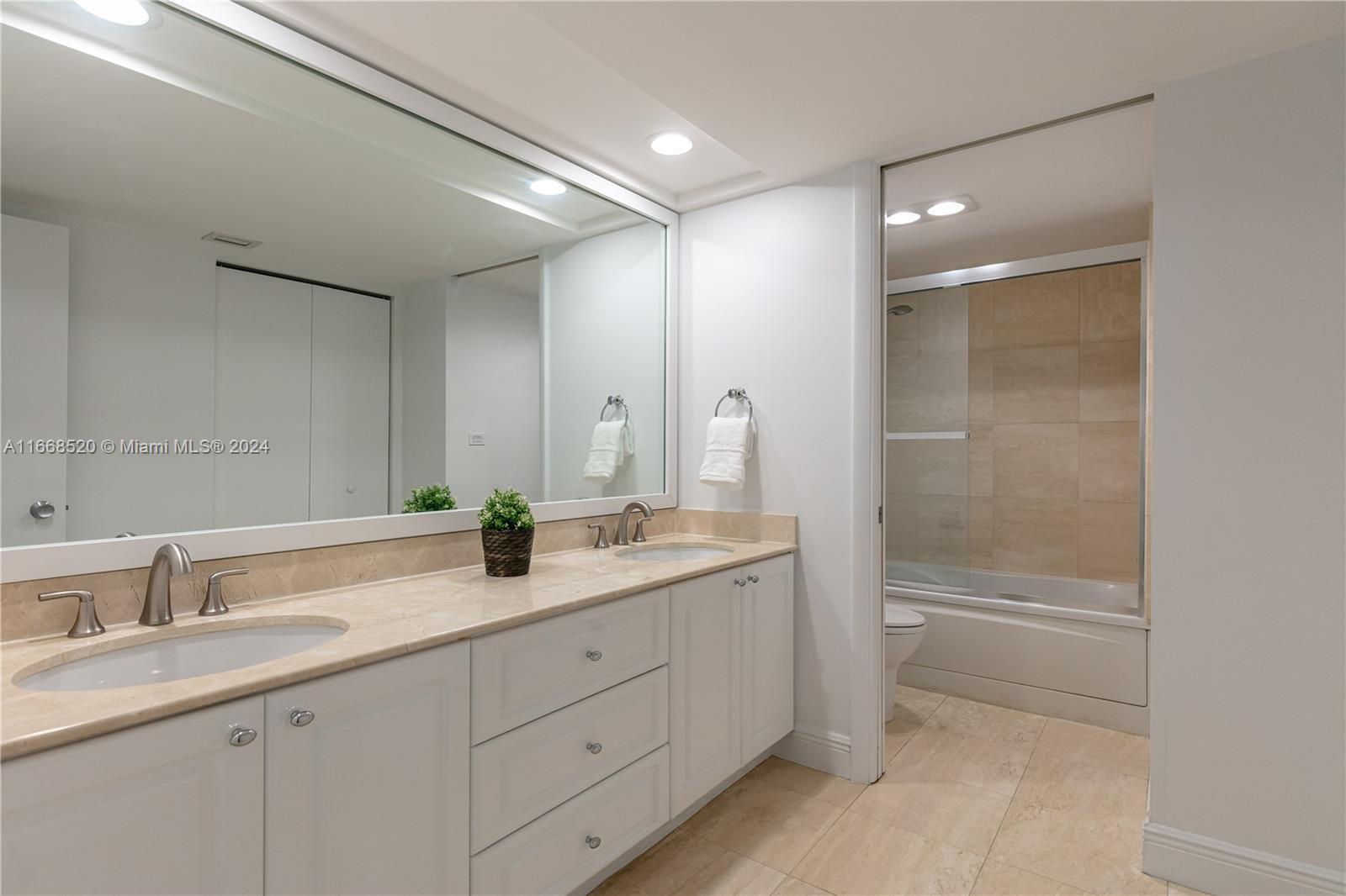 1111 Crandon Blvd # A205