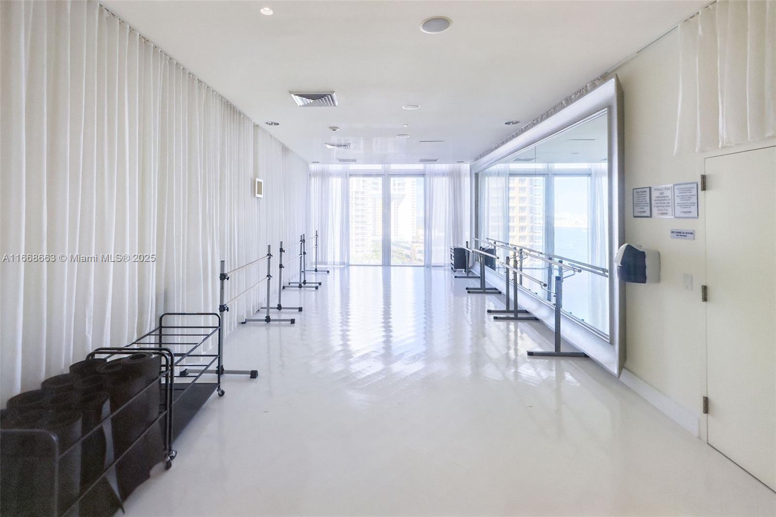 495 Brickell Ave # 2905