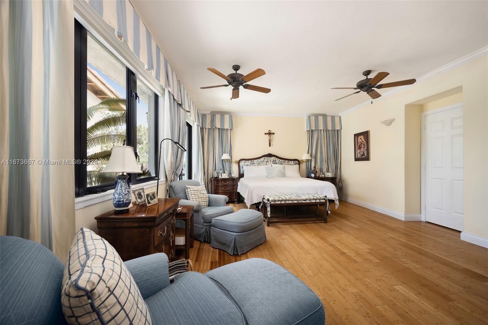 2401 Anderson Rd Unit: PH19
