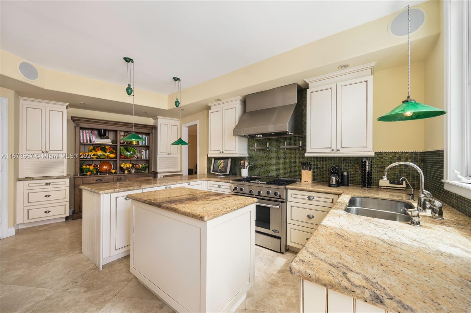 2401 Anderson Rd Unit: PH19