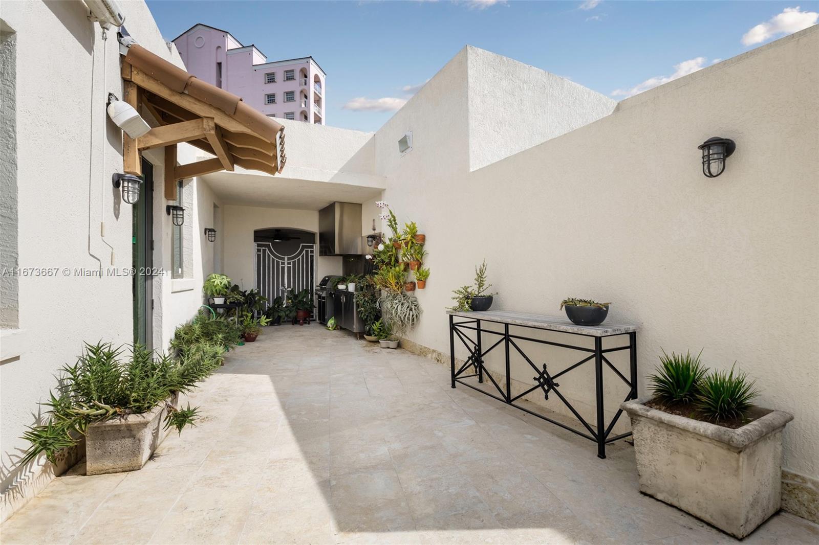 2401 Anderson Rd Unit: PH19
