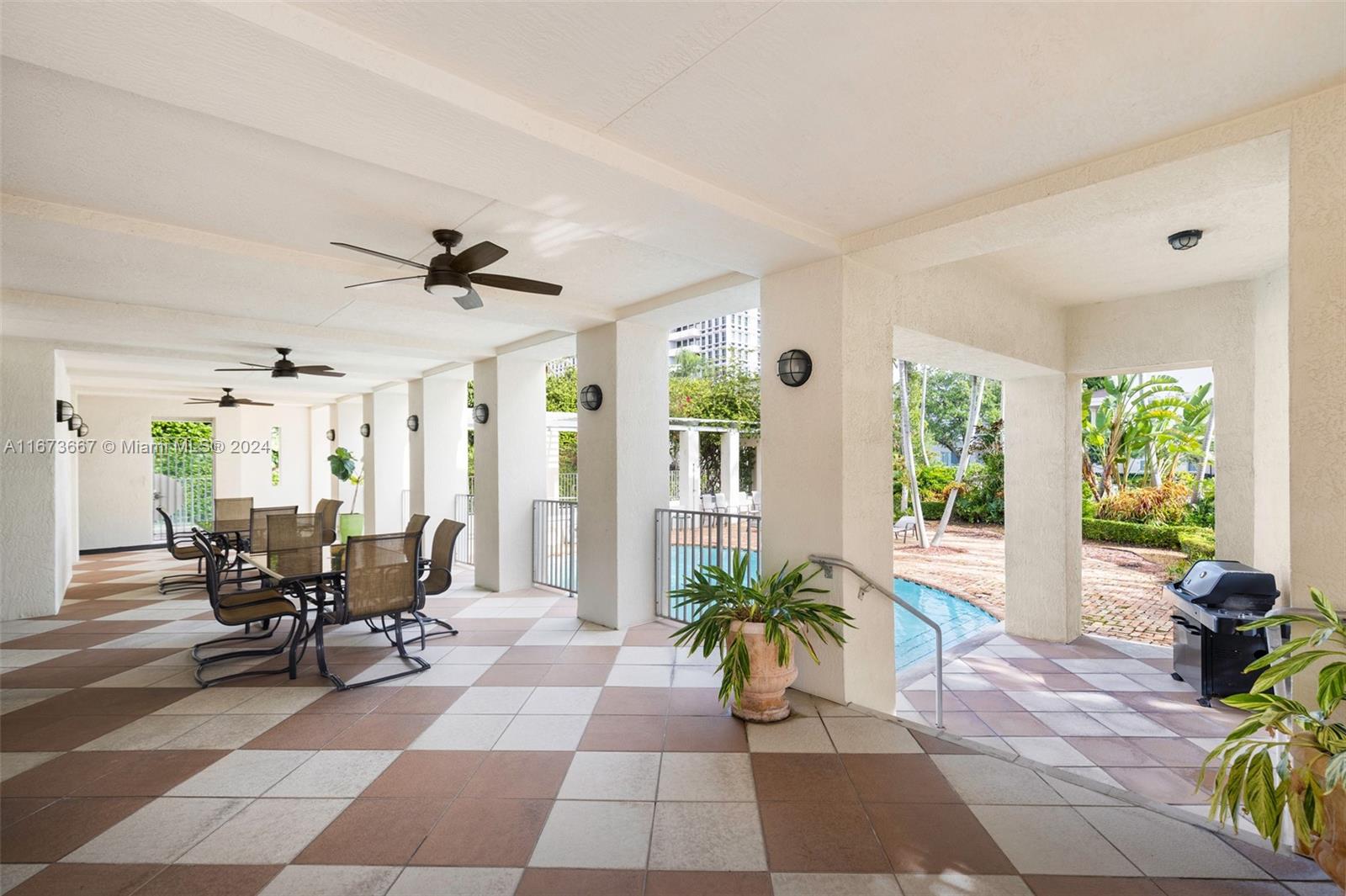 2401 Anderson Rd Unit: PH19
