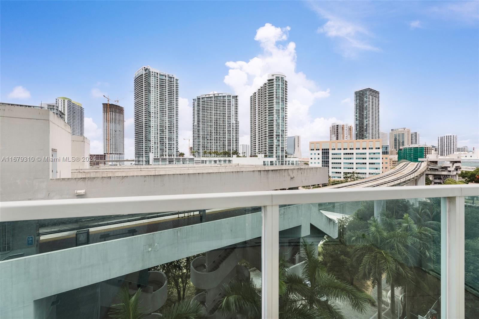 41 SE 5th St # 617