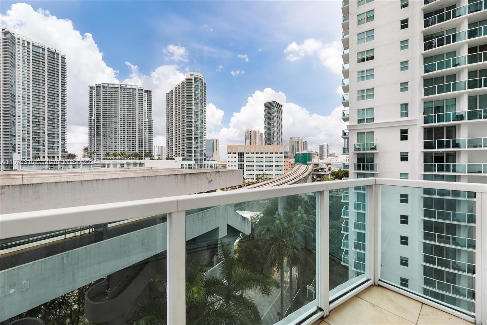 41 SE 5th St # 617
