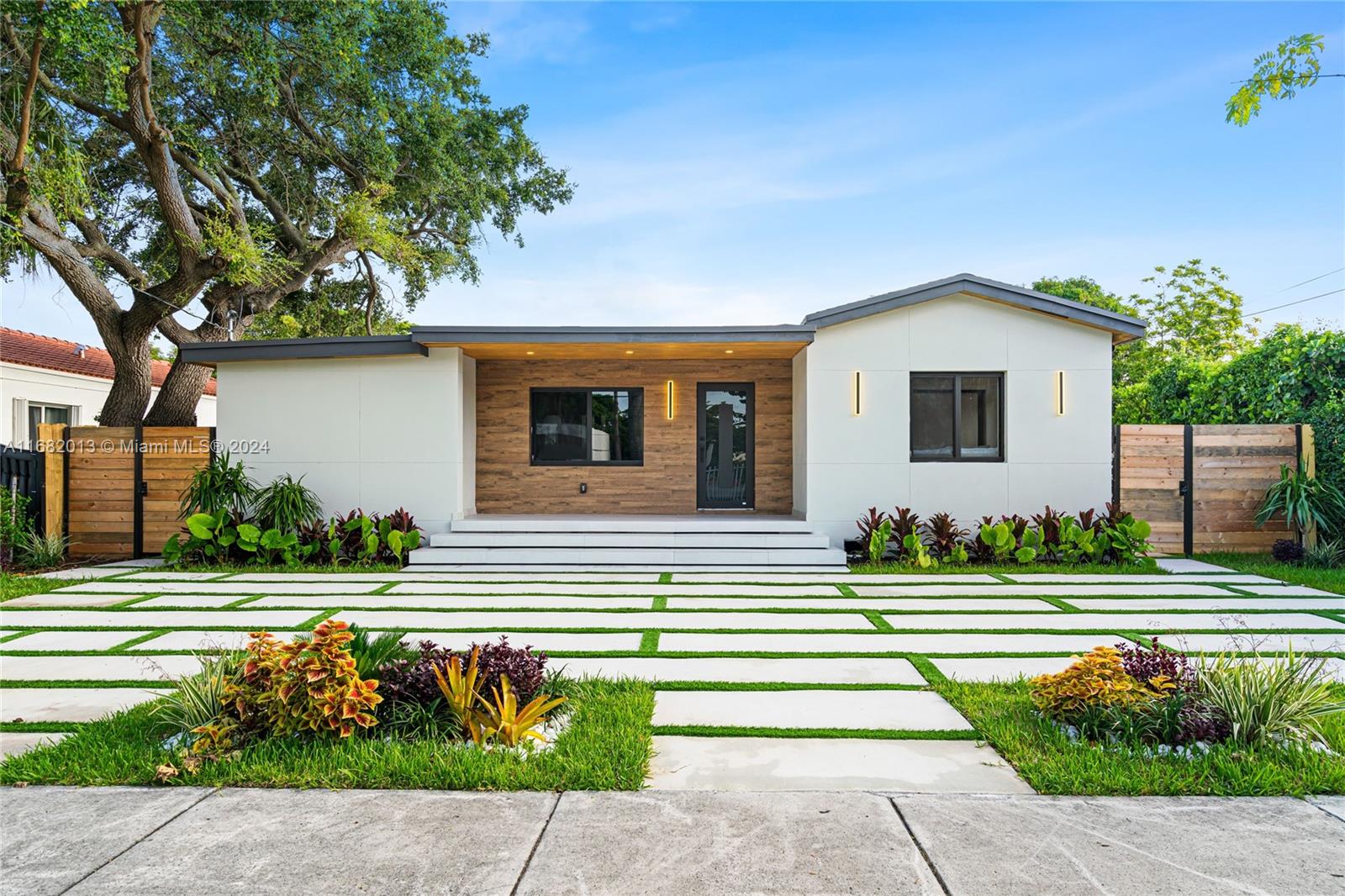 1227 SW 21st Ter