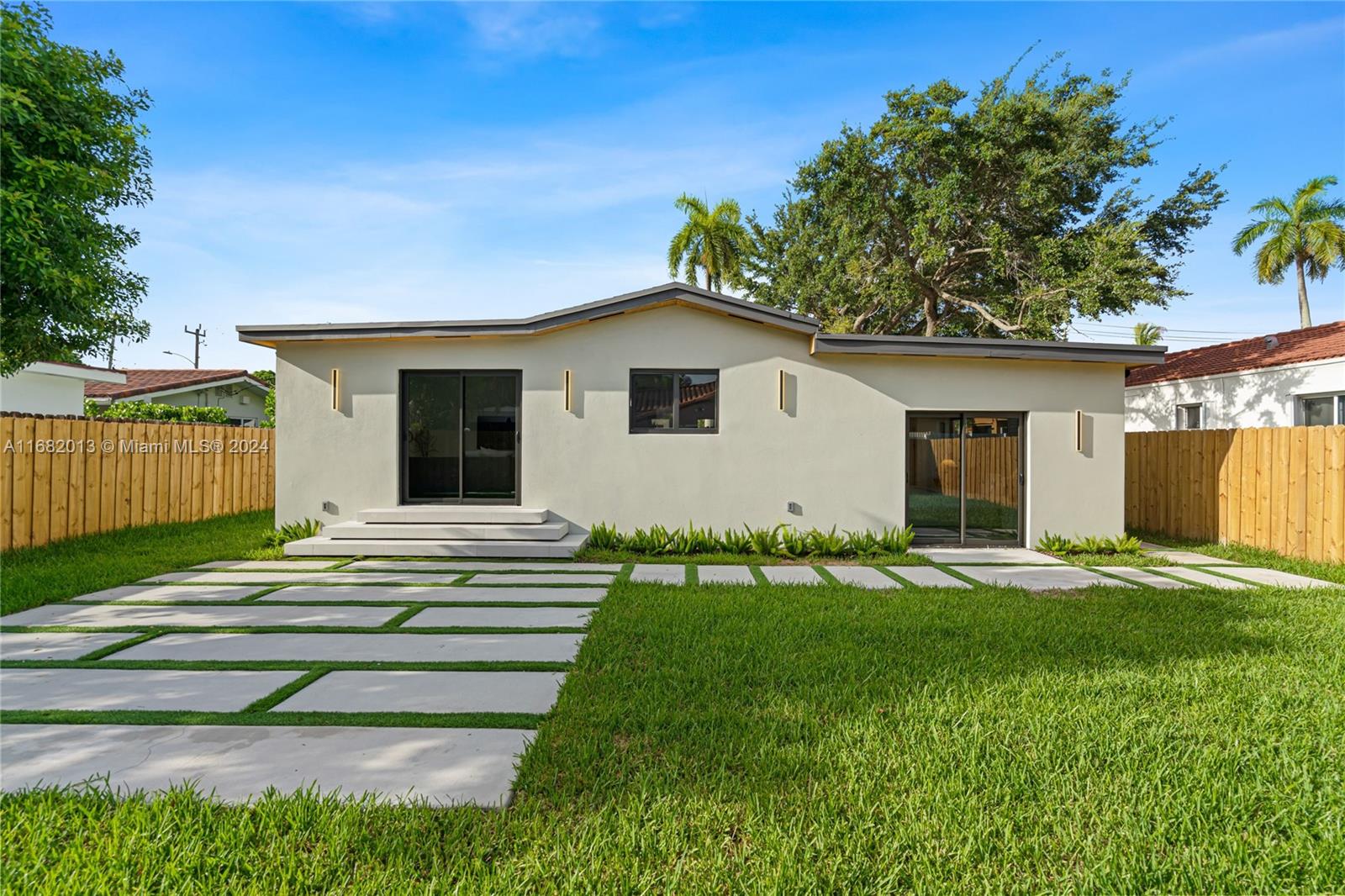 1227 SW 21st Ter
