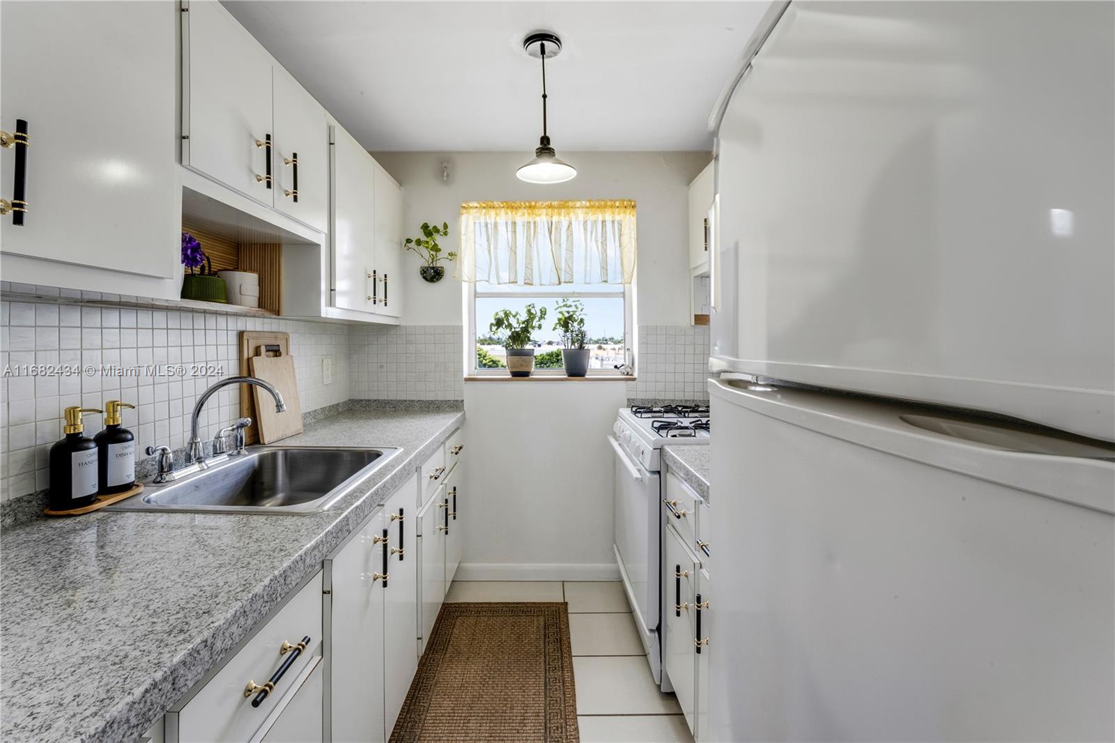 631 Jefferson Ave # 505