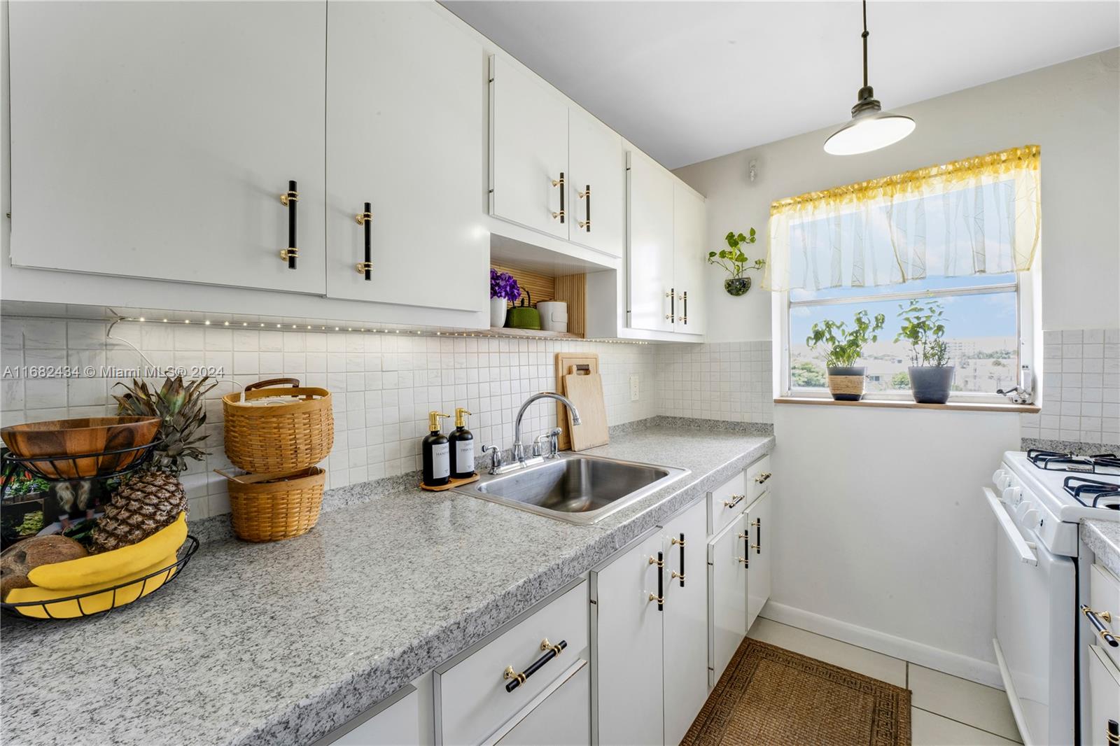 631 Jefferson Ave # 505