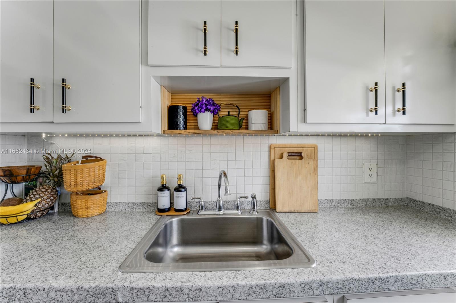 631 Jefferson Ave # 505
