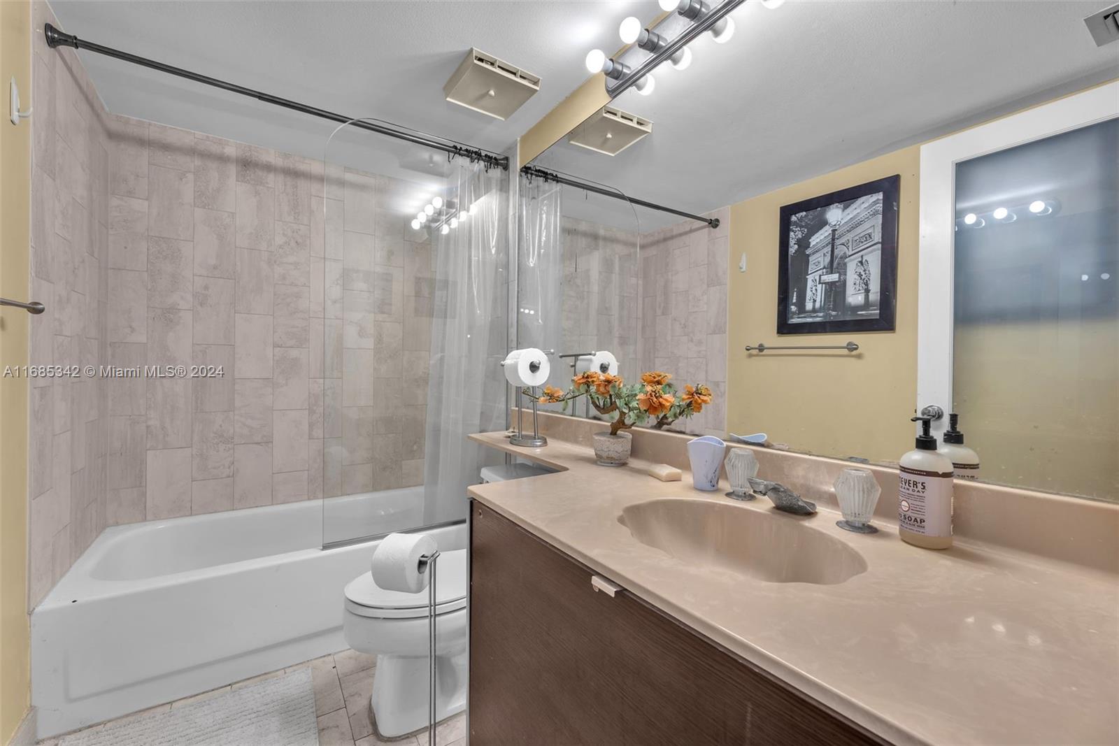 1717 N Bayshore Dr # 2654 Unit: A-2654