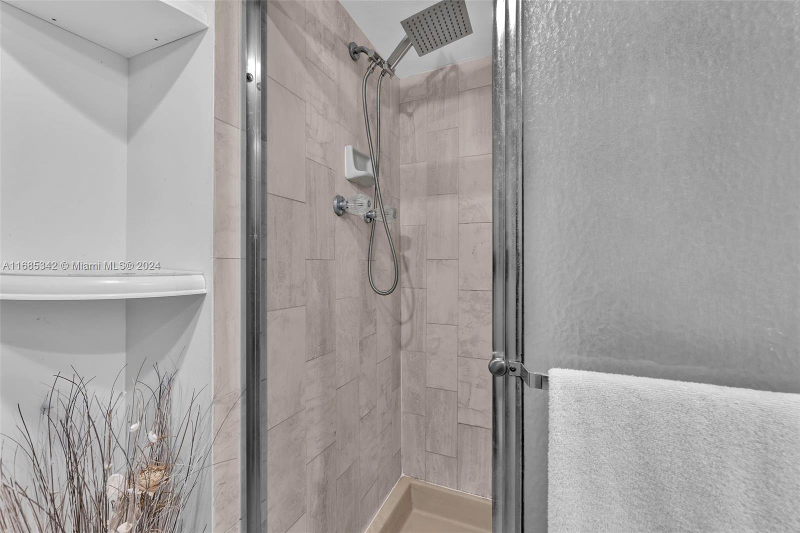 1717 N Bayshore Dr # 2654 Unit: A-2654