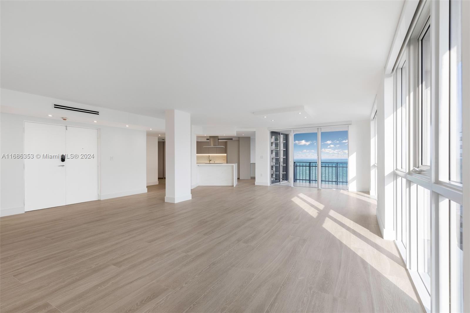 600 Grapetree Dr Unit: PH11ES