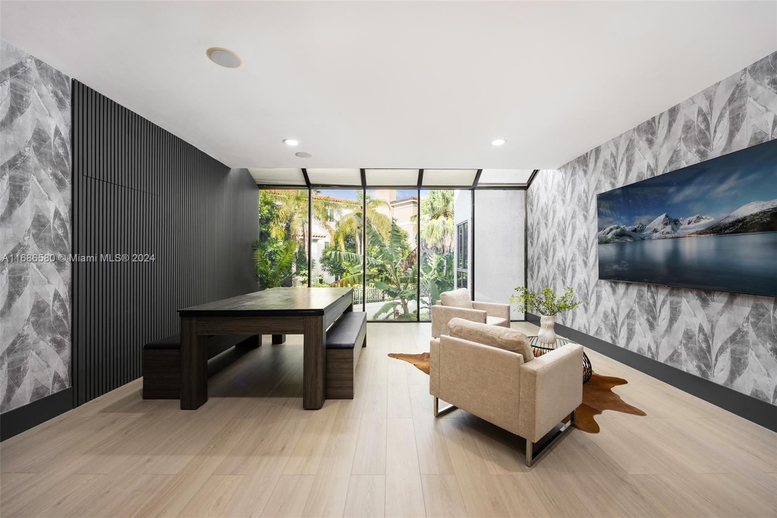 2000 S Bayshore Dr # 20