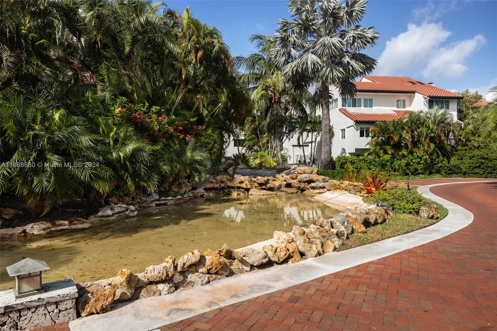 2000 S Bayshore Dr # 20