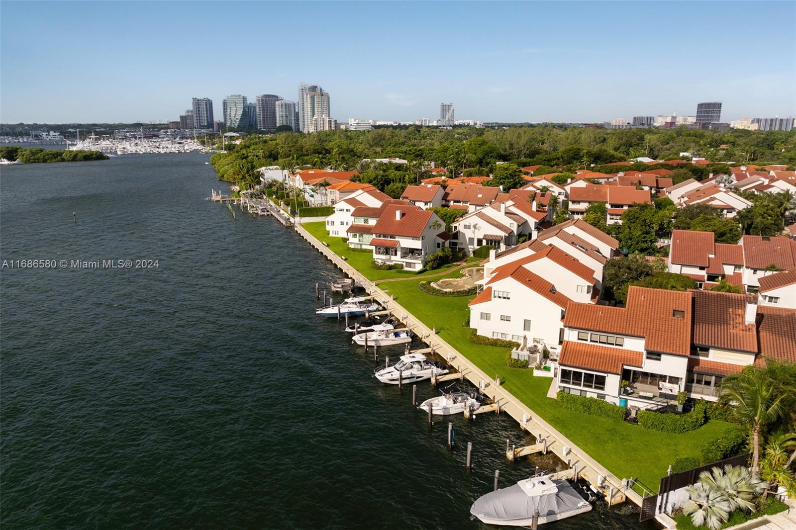 2000 S Bayshore Dr # 20