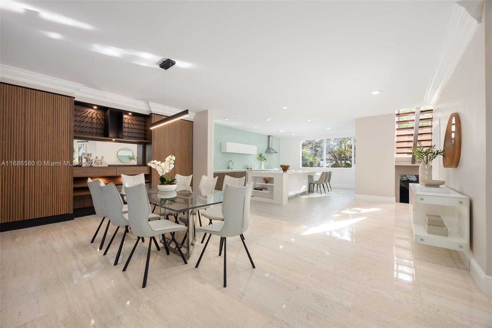 2000 S Bayshore Dr # 20