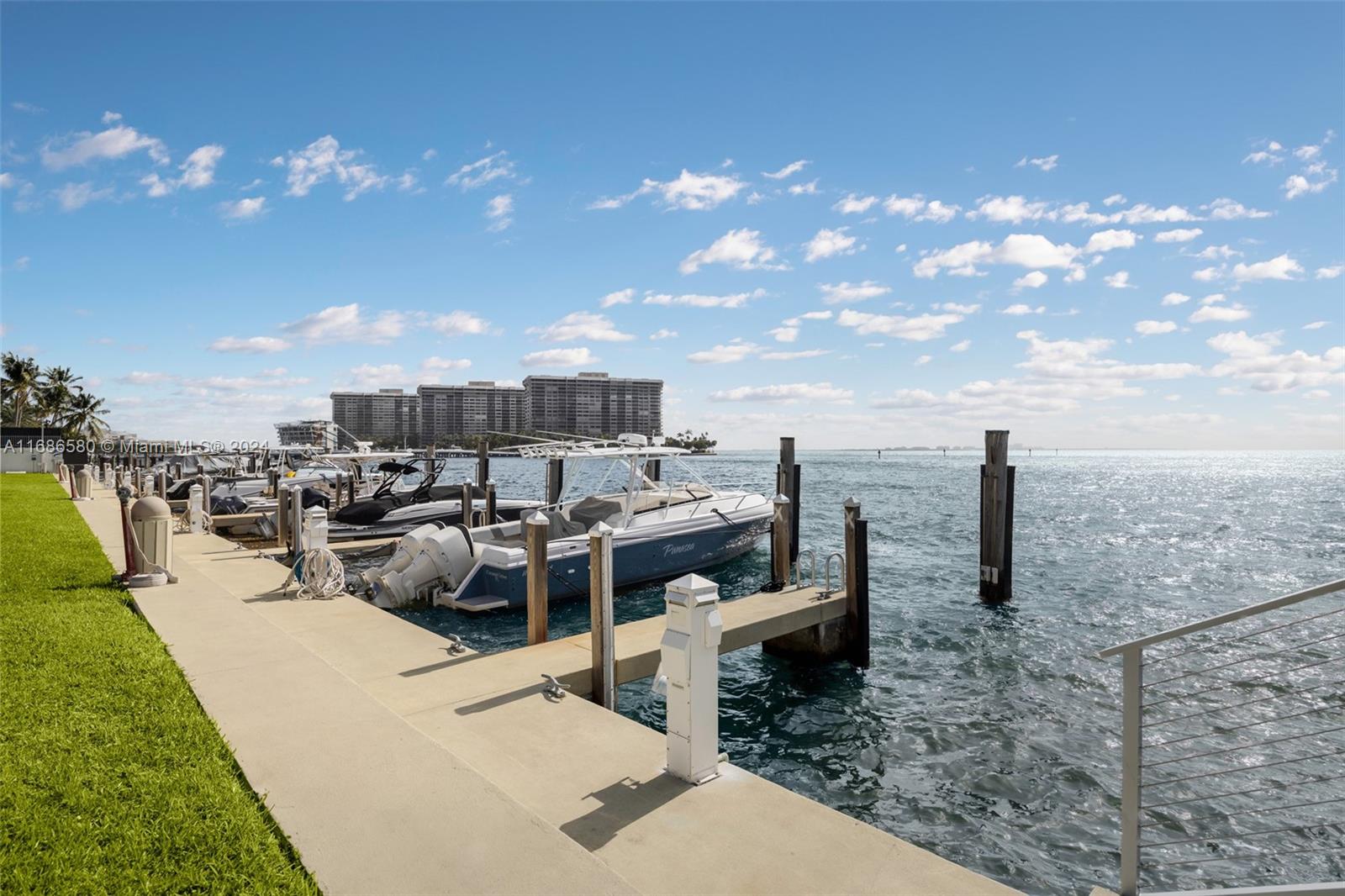 2000 S Bayshore Dr # 20