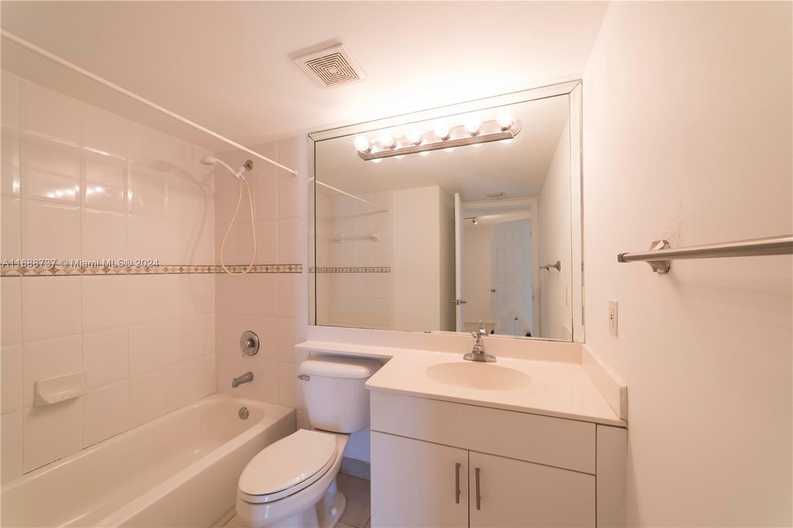 2415 NW 16th St Rd # 1 Unit: 502-1