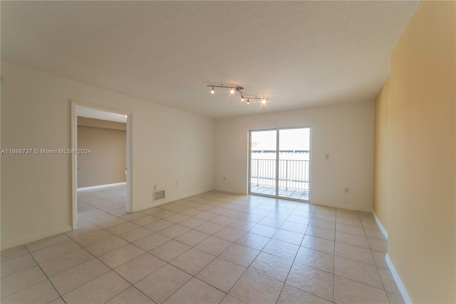 2415 NW 16th St Rd # 1 Unit: 502-1