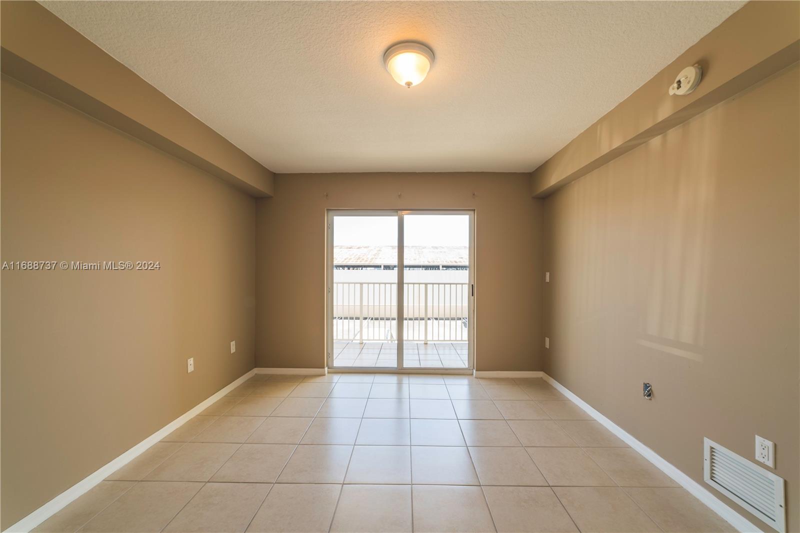 2415 NW 16th St Rd # 1 Unit: 502-1