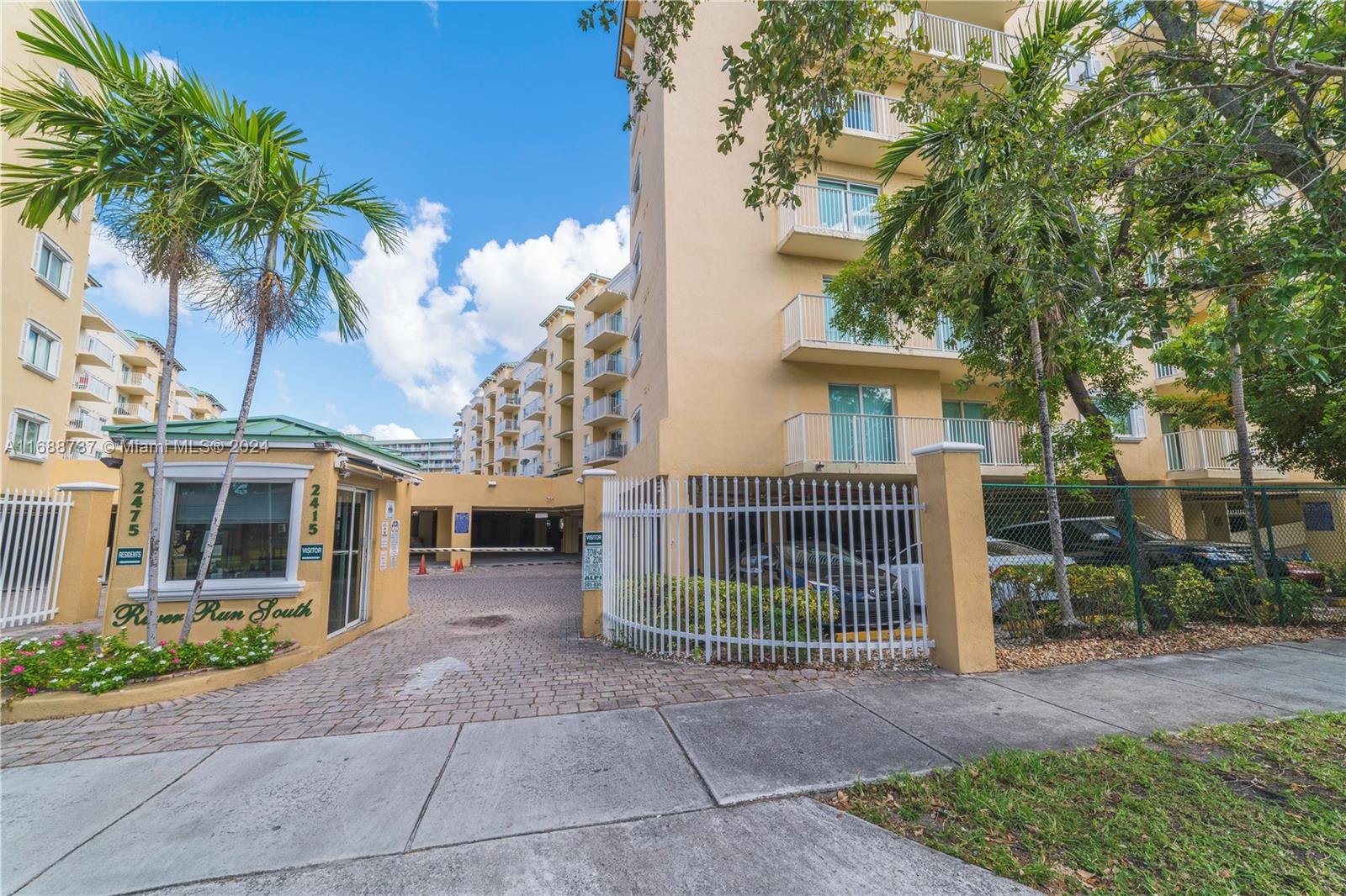 2415 NW 16th St Rd # 1 Unit: 502-1