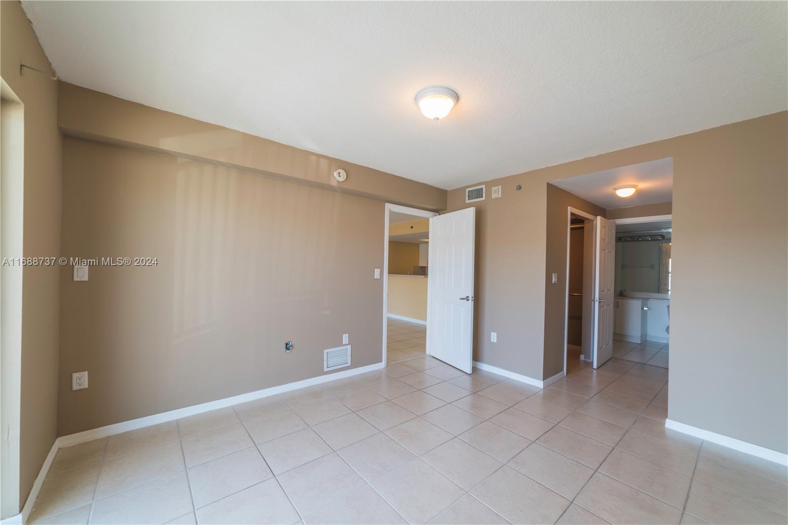 2415 NW 16th St Rd # 1 Unit: 502-1