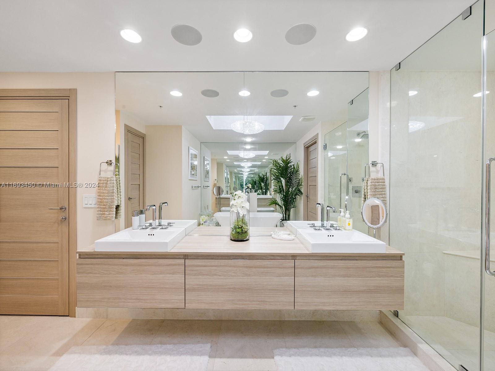 17301 Biscayne Blvd # 1810