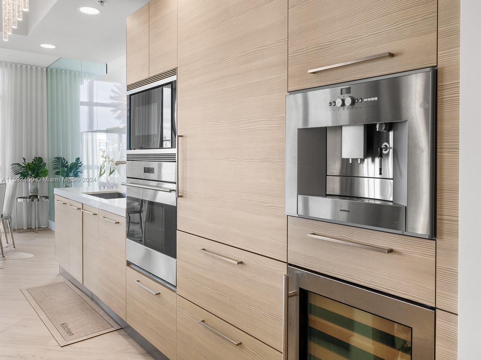 17301 Biscayne Blvd # 1810